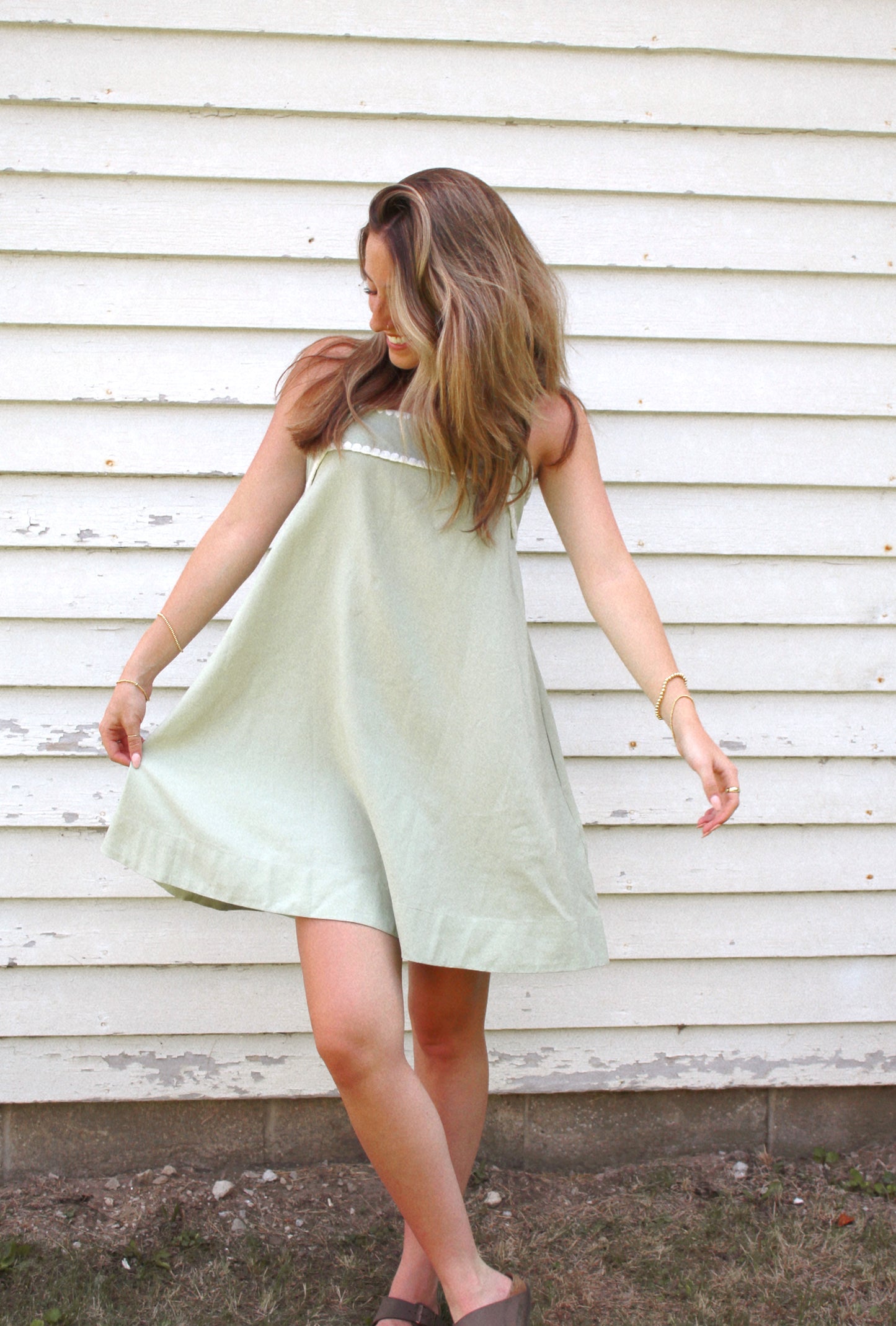 iris stitched detail dress