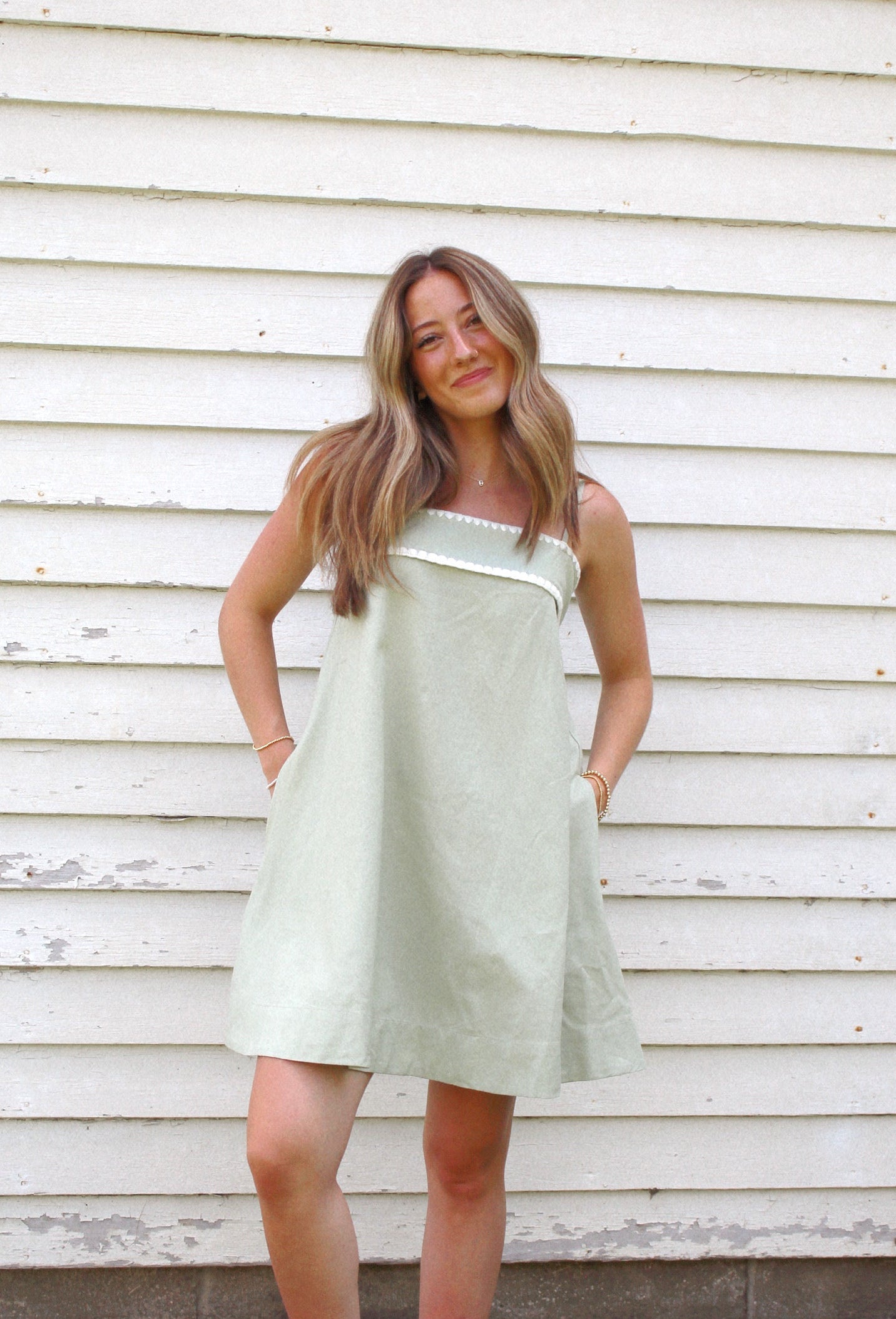 iris stitched detail dress